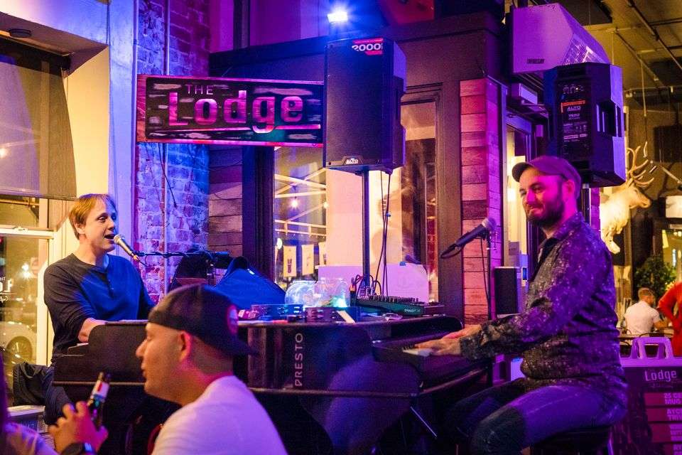 lodge dueling pianos